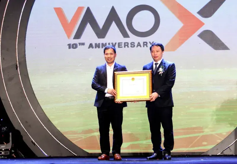 VMO Holdings celebrates its 10th anniversary with a prestigious award of recognition.
